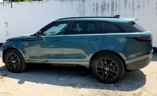 Land Rover Range Rover Velar 2025 Green