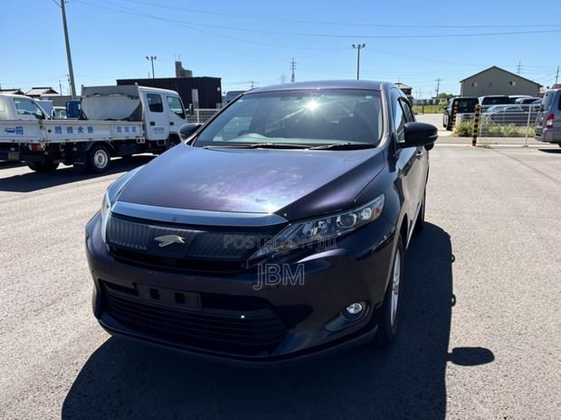 Toyota Harrier 2.0 2016 Black