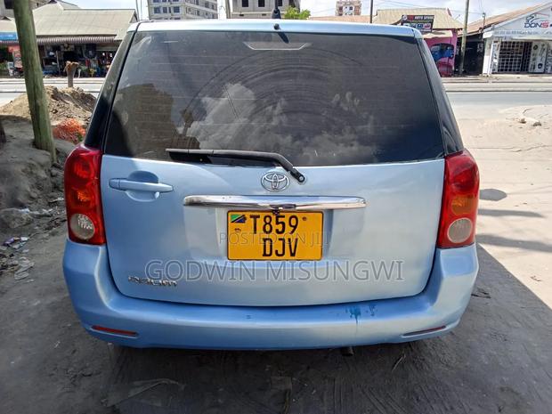 Toyota Raum 2004 Blue