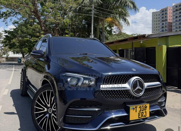 Mercedes-Benz GLE-Class GLE 300d 4MATIC 2021 Blue