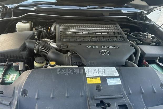 Toyota Land Cruiser 2016 Silver
