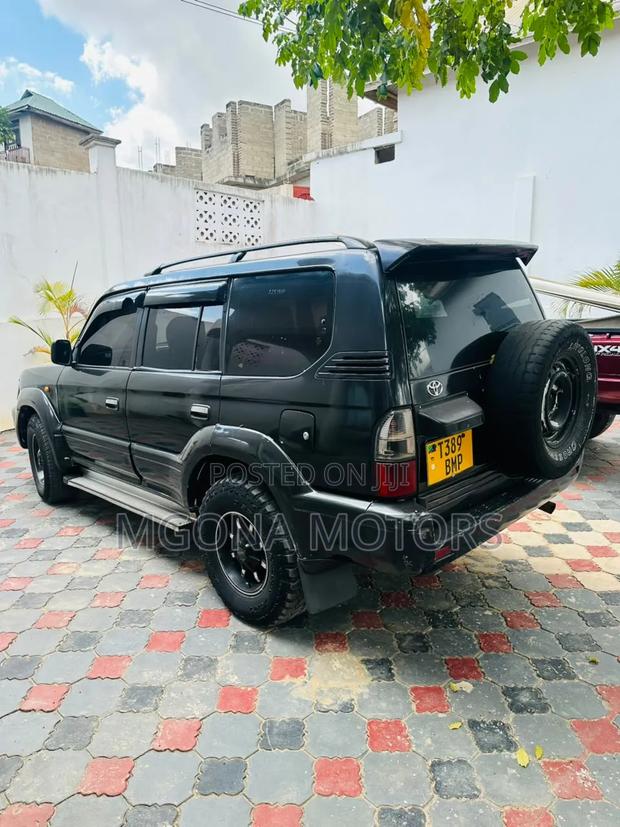 Toyota Land Cruiser Prado 2002 Black
