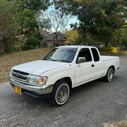 Toyota Hilux 2001 White for sale
