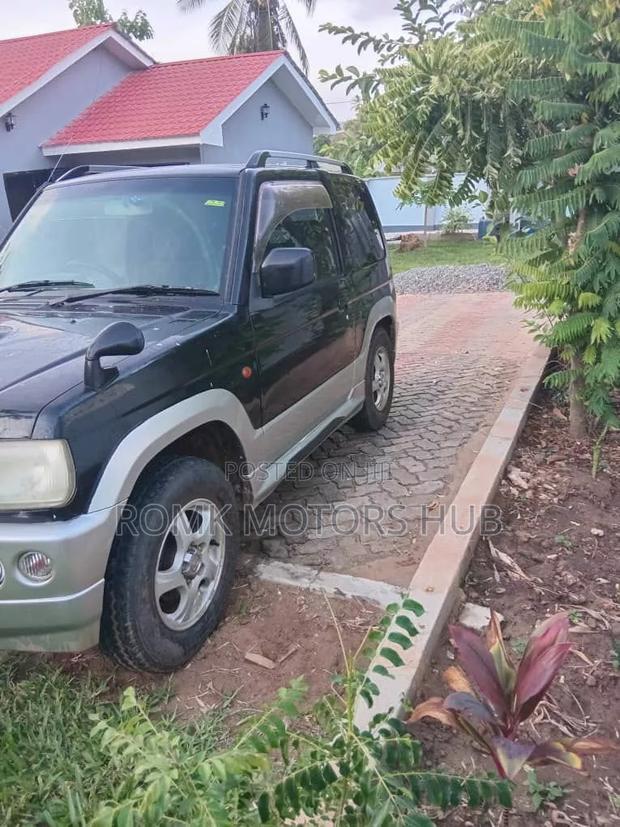 Mitsubishi Pajero 2005 Black