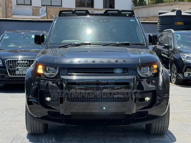Land Rover Defender X-Dynamic SE 2023 Matt Black