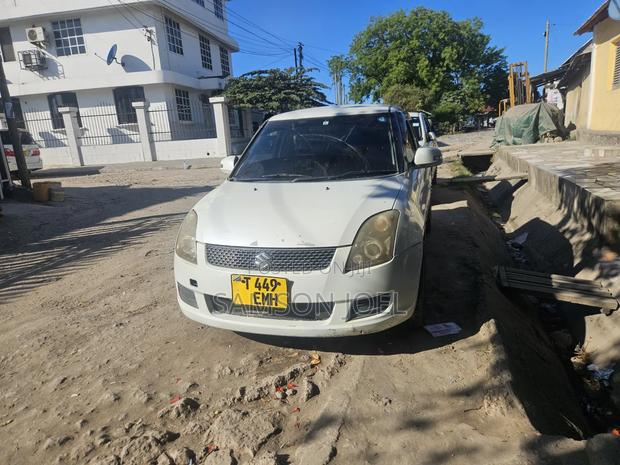Suzuki Swift 2010 White