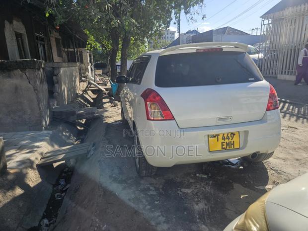 Suzuki Swift 2010 White
