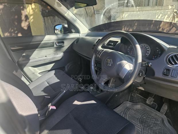 Suzuki Swift 2010 White