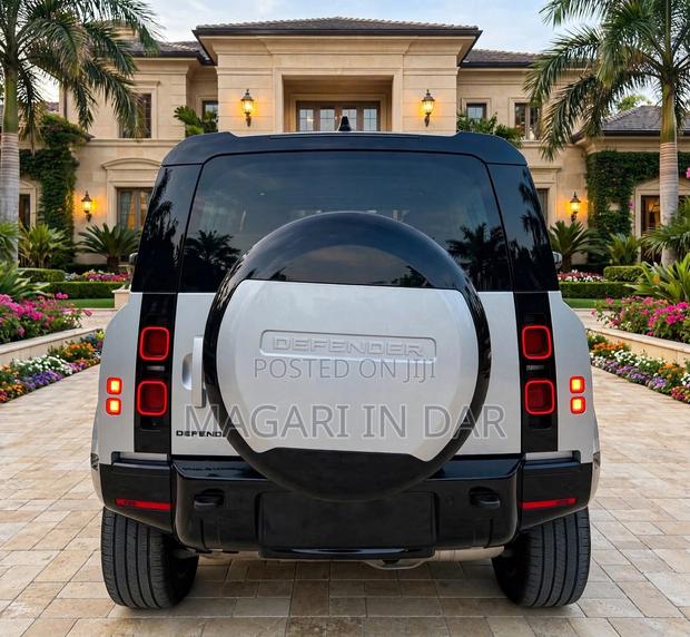 Land Rover Defender 2023 Silver