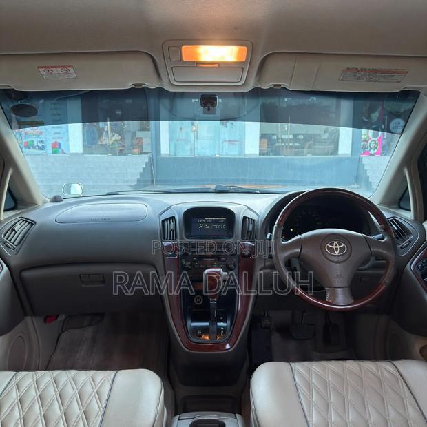 Toyota Harrier 2001 White