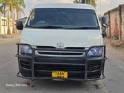 Toyota Grand HiAce 2002 White for sale