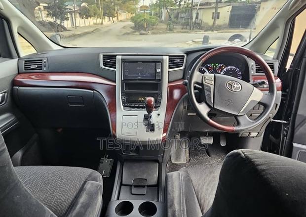 Toyota Alphard 2010 Black