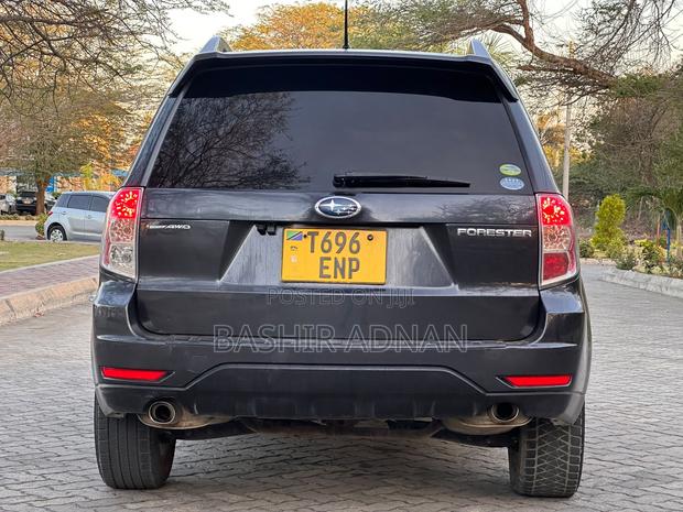 Subaru Forester 2012 Gray