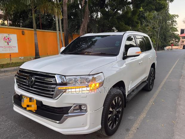 Toyota Land Cruiser 2017 Pearl