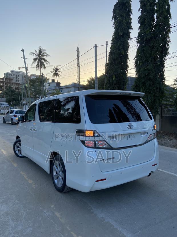 Toyota Vellfire V 2.4 4WD 7-Seater 2009 White