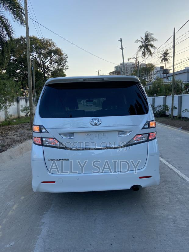 Toyota Vellfire V 2.4 4WD 7-Seater 2009 White