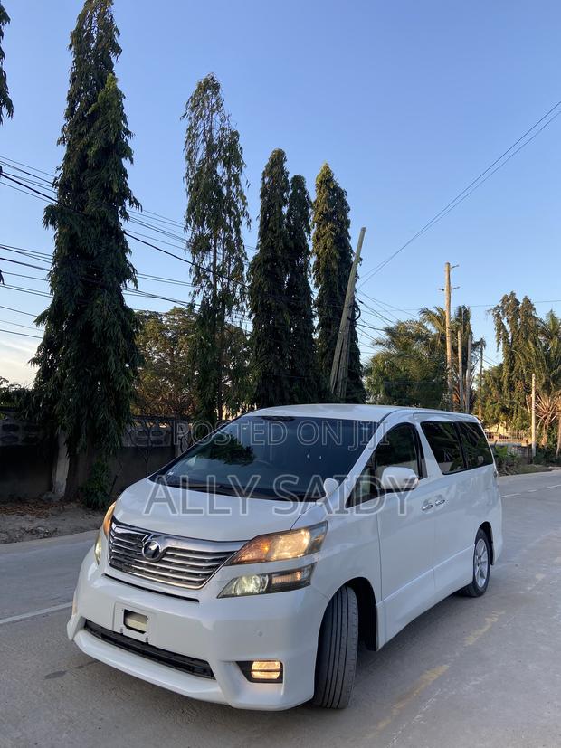 Toyota Vellfire V 2.4 4WD 7-Seater 2009 White