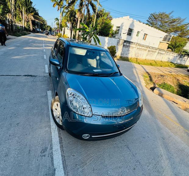 Mazda Verisa 2005 Blue