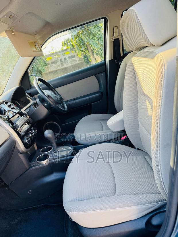 Mazda Verisa 2005 Blue