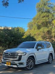 Toyota Land Cruiser LC300 2024 White for sale