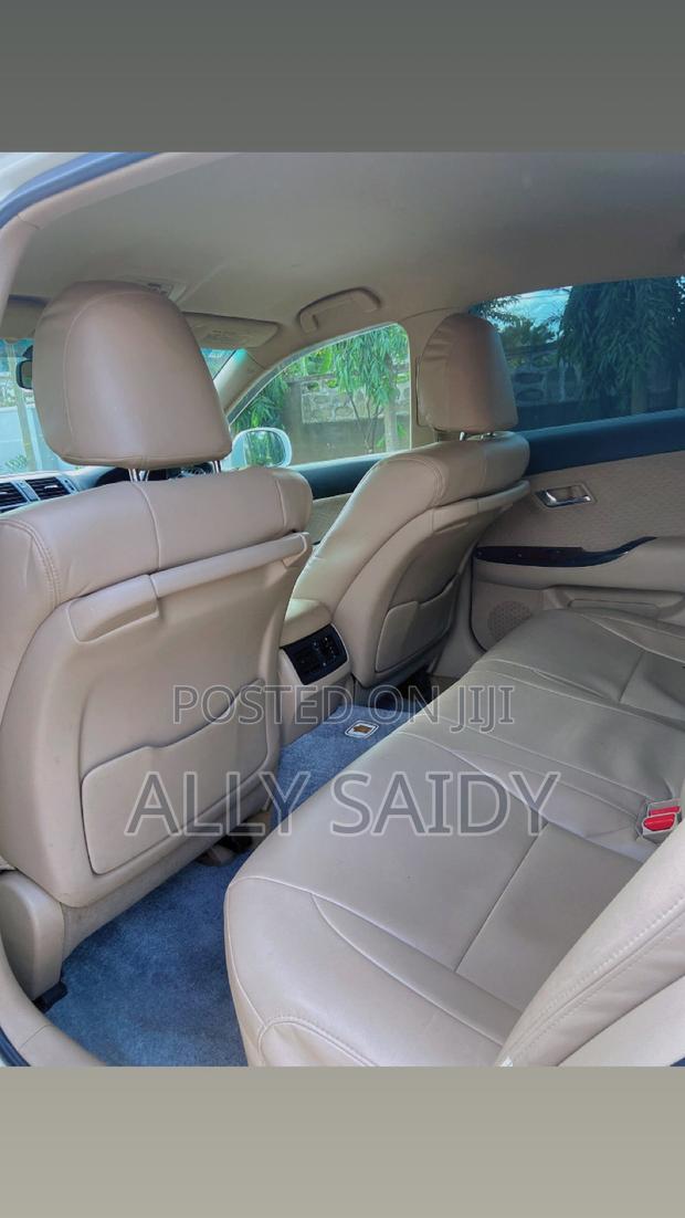 Toyota Crown 2009 White