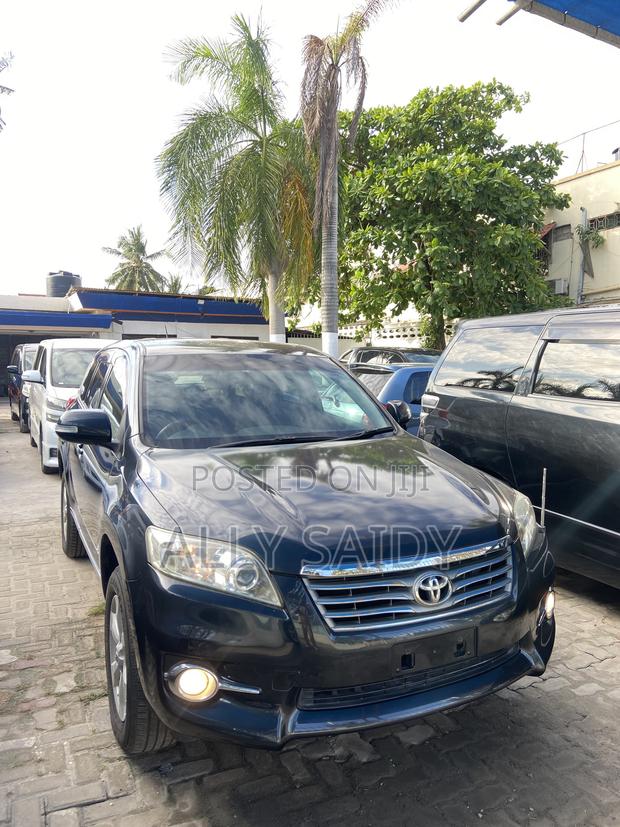 Toyota Vanguard 2010 Blue