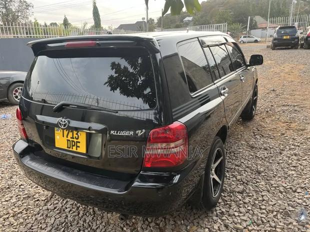 Toyota Kluger 2005 Black