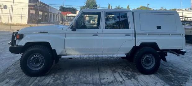 Toyota Land Cruiser 2025 White