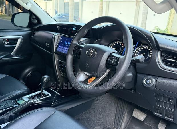 Toyota Fortuner 2023 Gray