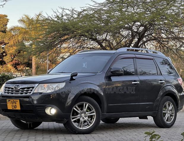 Subaru Forester 2012 Black