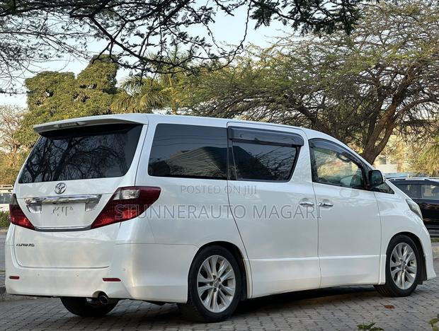 Toyota Alphard 2009 Pearl