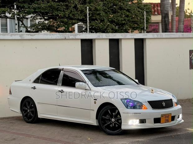 Toyota Crown 2006 White