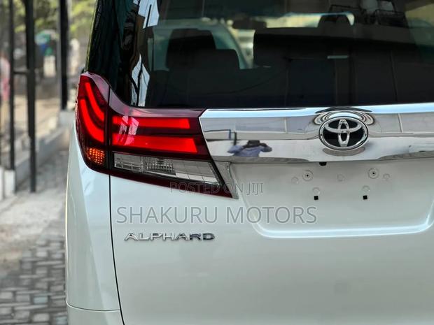 Toyota Alphard 2016 White