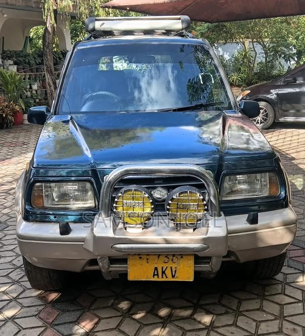 Suzuki Escudo 2000 Green