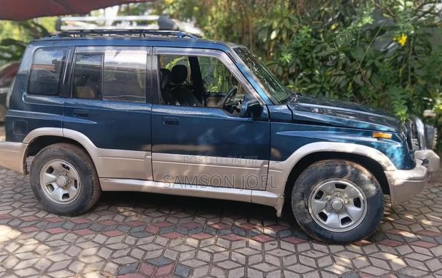Suzuki Escudo 2000 Green