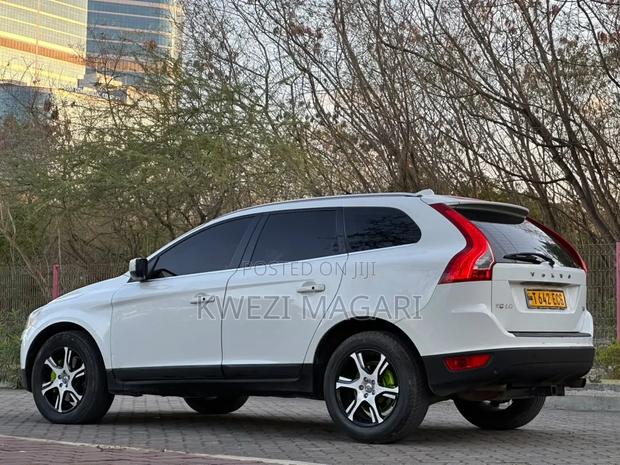 Volvo V50 2012 White