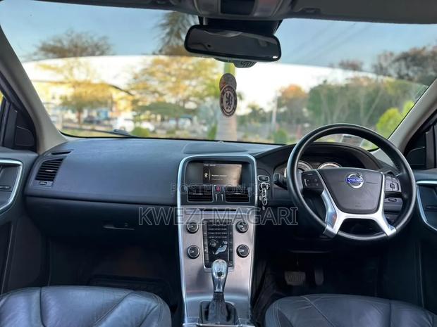 Volvo V50 2012 White