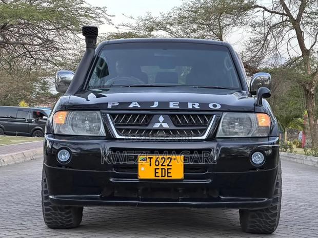 Mitsubishi Pajero Sport 2005 Black