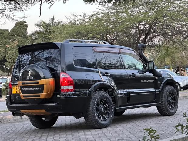 Mitsubishi Pajero Sport 2005 Black