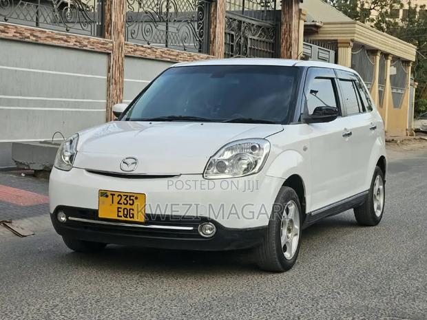 Mazda Verisa 2010 White