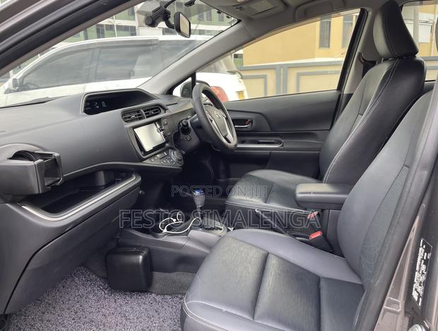 Toyota Aqua 2014 Gray