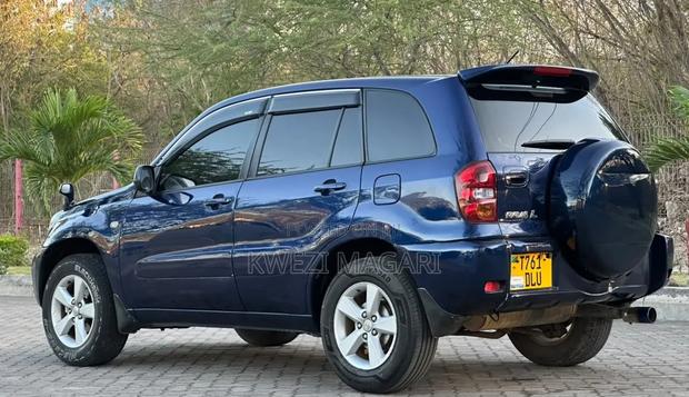 Toyota RAV4 Automatic 2004 Blue