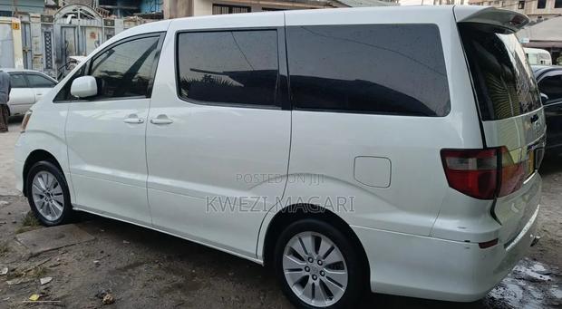 Toyota Alphard 2.4 Petrol AWD 2004 White