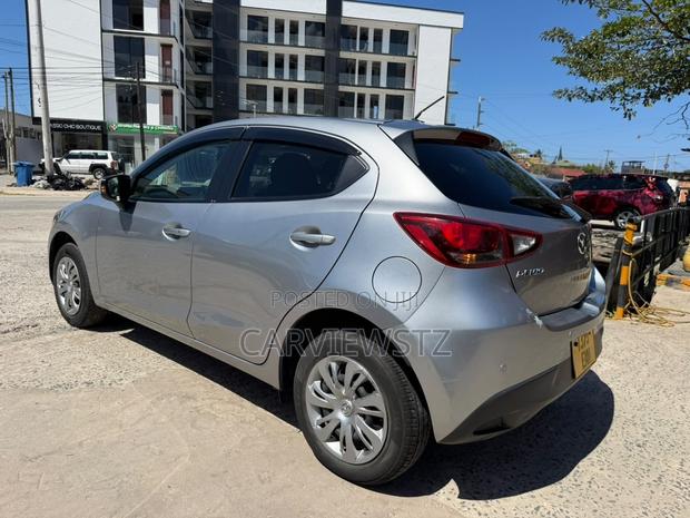 Mazda Demio 2015 Silver