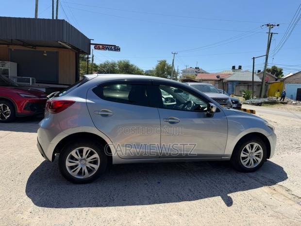 Mazda Demio 2015 Silver