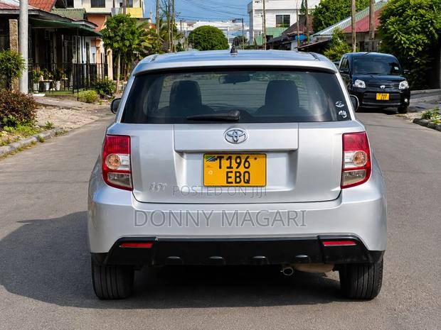 Toyota IST 2010 Silver