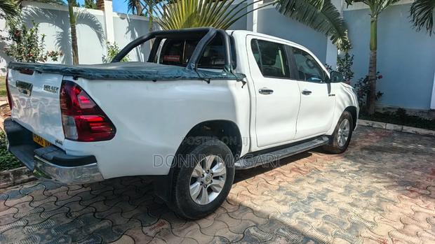 Toyota Hilux 2018 White