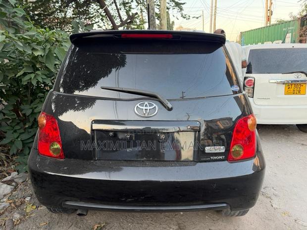 Toyota IST 2005 Black