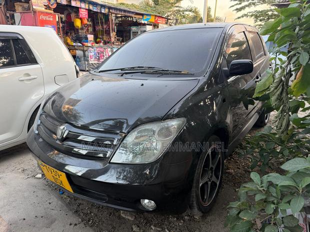 Toyota IST 2005 Black