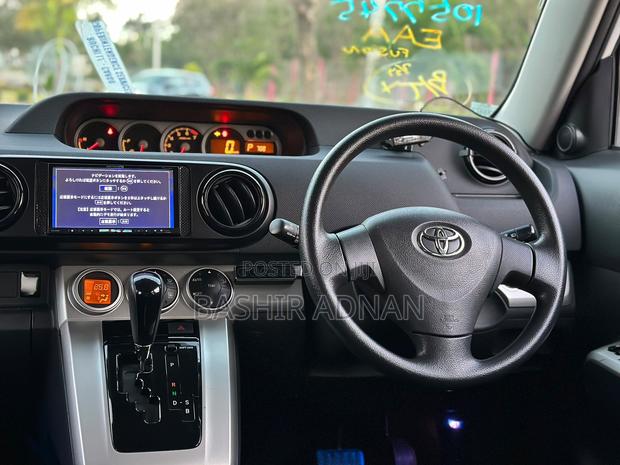 Toyota Corolla Rumion Hatchback 1.5 FWD 2009 White